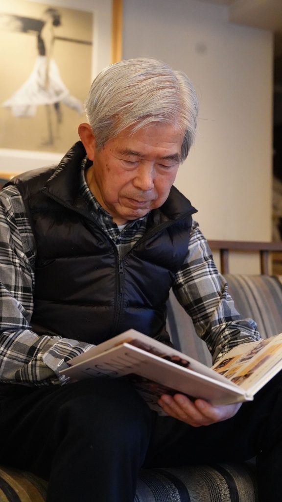 “密度の濃い人生だった”　80歳（傘寿）のお祝いに息子から父へ自分史をプレゼント｜人生BOOK 